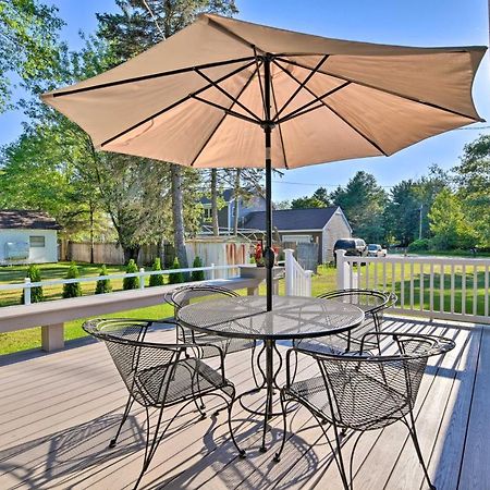 Lake Huron House With Grill And Beach Access! East Tawas Kültér fotó
