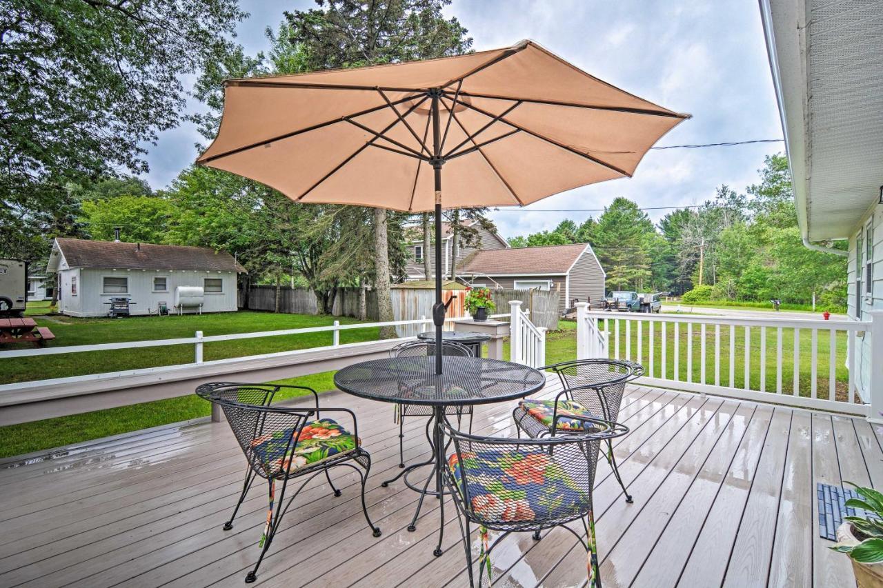 Lake Huron House With Grill And Beach Access! East Tawas Kültér fotó
