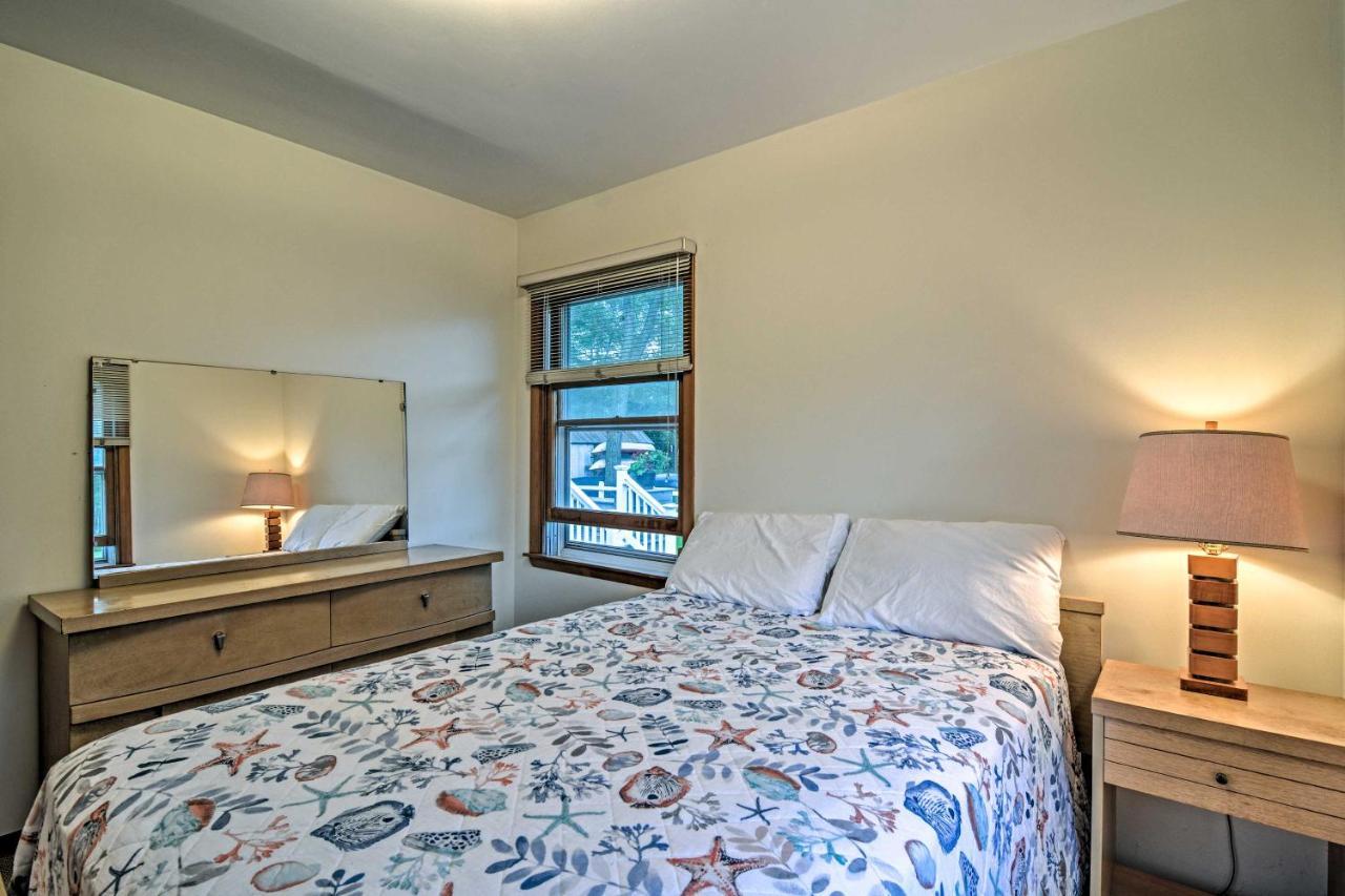 Lake Huron House With Grill And Beach Access! East Tawas Kültér fotó
